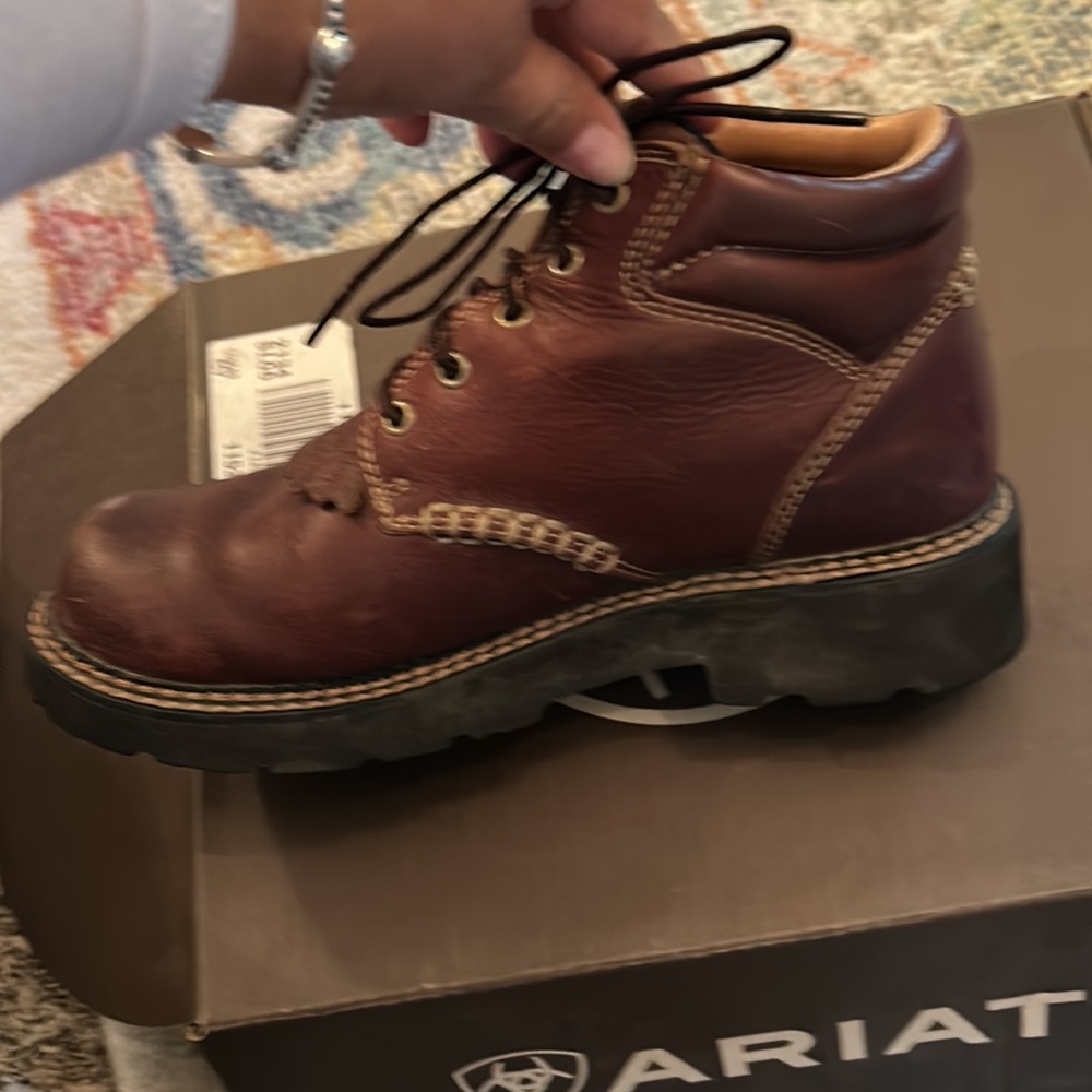 Very sturdy and strong leather work boot.